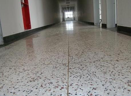 水磨石地面和金剛砂耐磨地坪的區別及好處